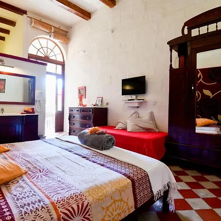 לינה וארוחת בוקר Charming Dar Ta Zeppi 4*