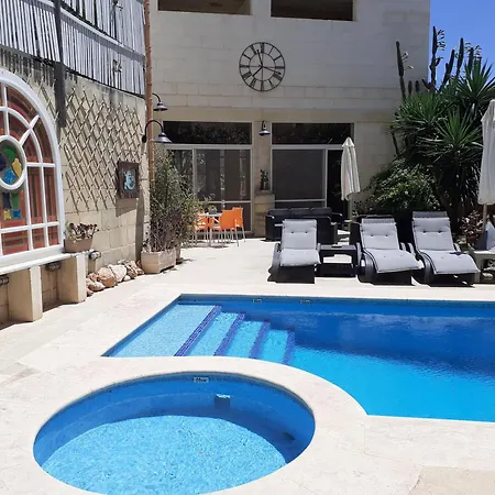 Charming Dar Ta Zeppi