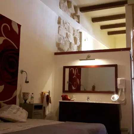 לינה וארוחת בוקר Charming Dar Ta Zeppi Qala