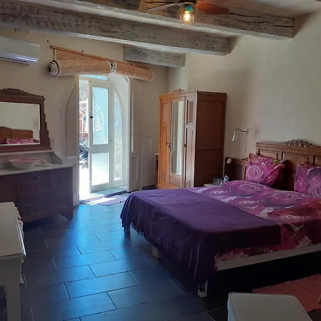 Charming Dar Ta Zeppi Qala