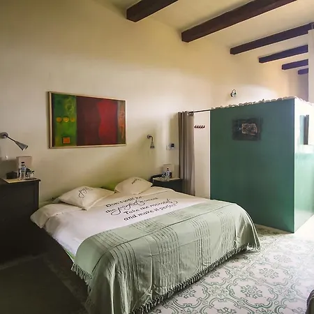 Charming Dar Ta Zeppi