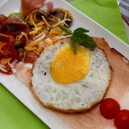 Charming Dar Ta Zeppi Bed & Breakfast Qala