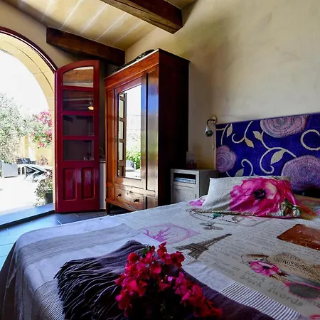 Bed & Breakfast Charming Dar Ta Zeppi Qala