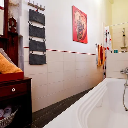 Charming Dar Ta Zeppi Bed & Breakfast Qala