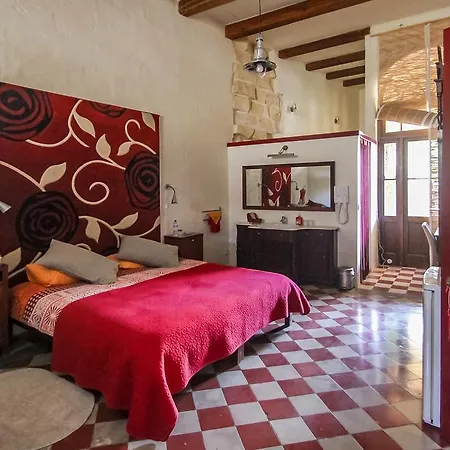 Bed & Breakfast Charming Dar Ta Zeppi Qala