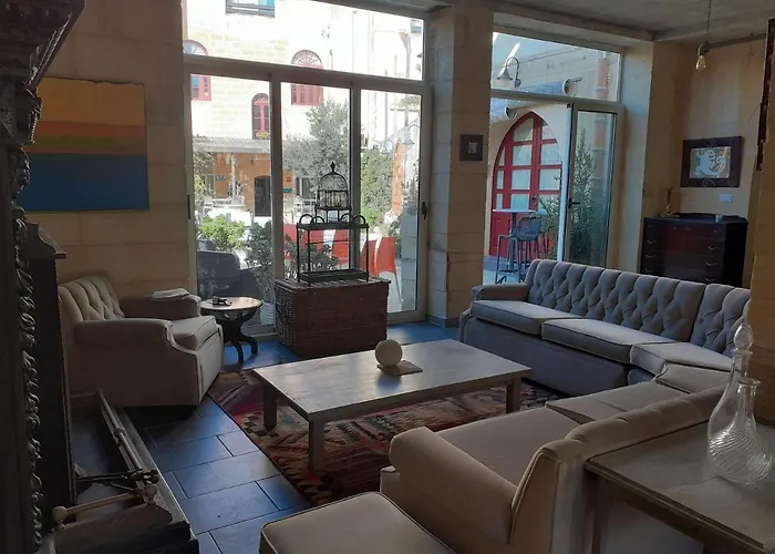 Charming Dar Ta Zeppi Oda ve Kahvaltı Qala