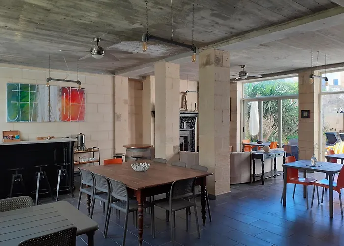 Charming Dar Ta Zeppi Oda ve Kahvaltı 4*