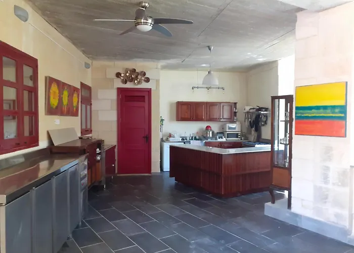 Bed & Breakfast Charming Dar Ta Zeppi Qala