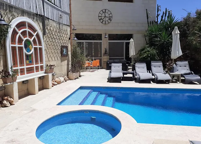 Charming Dar Ta Zeppi