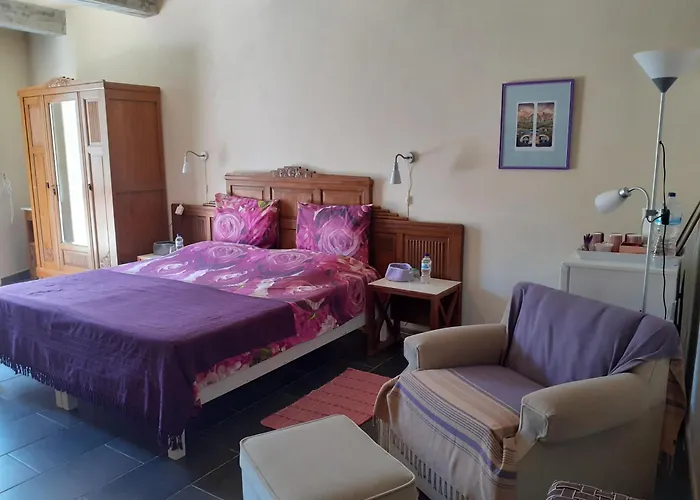 Charming Dar Ta Zeppi Bed & Breakfast Qala