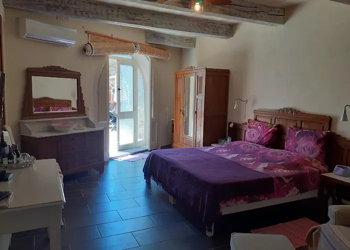 Charming Dar Ta Zeppi Qala